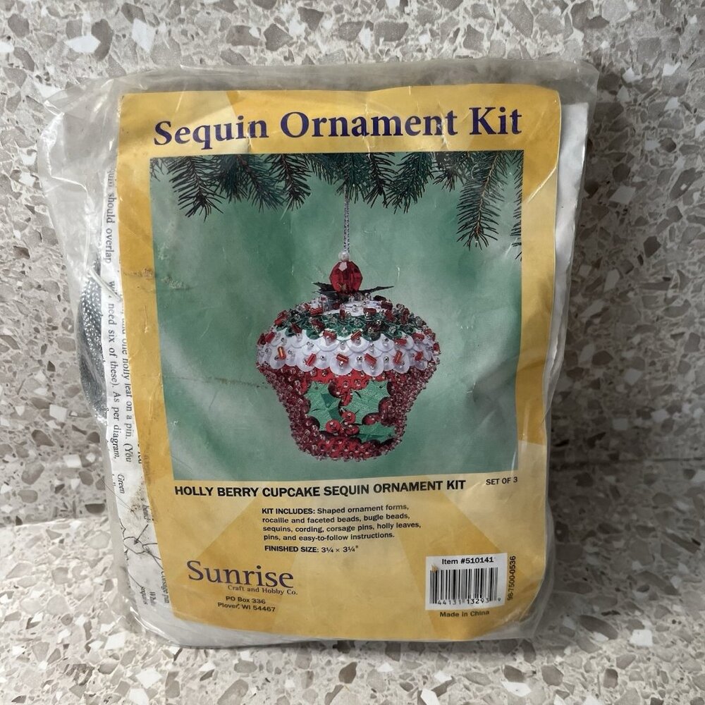 Sunrise Holly Berry Cupcake Sequin Ornament Kit (1219) EE
